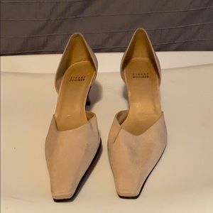 Stuart Weitzman; Pointed short heels